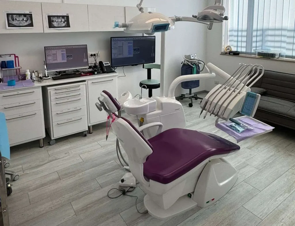 Dopo quanti anni un impianto dentale va sostituito 3 Dopo quanti anni un impianto dentale va sostituito